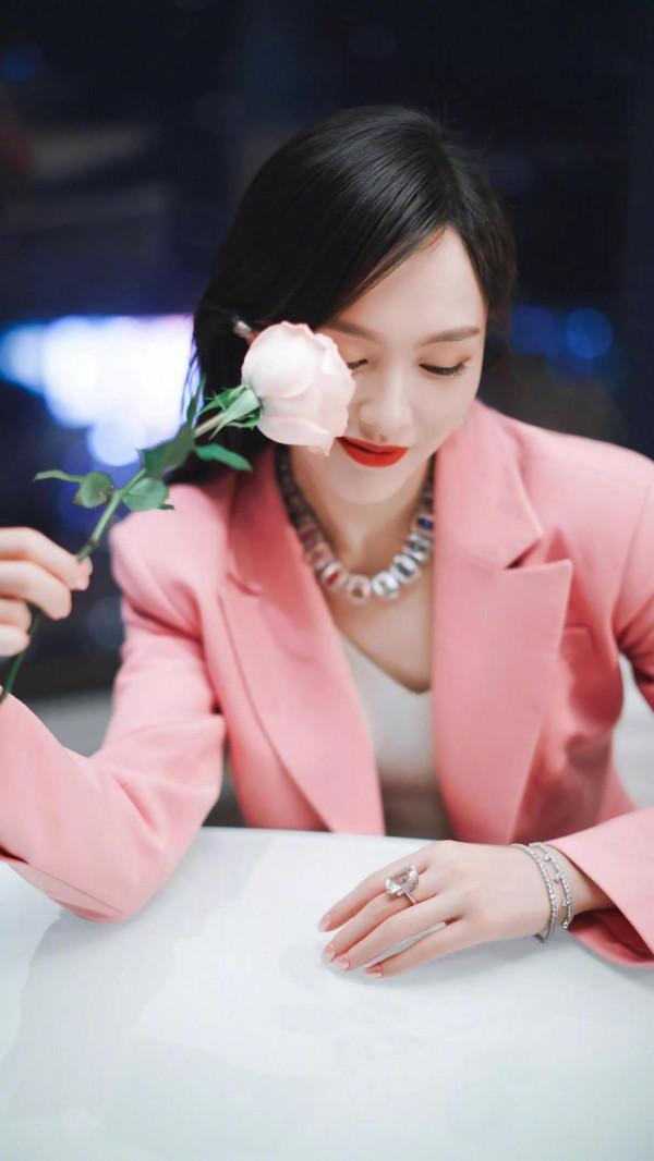 唐嫣～太有女人味