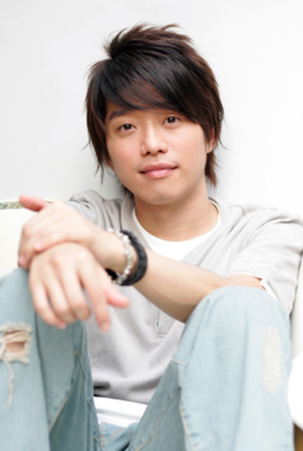 退學替家人還債，一首歌紅遍大江南北，張棟樑為何在巔峰時隱退？