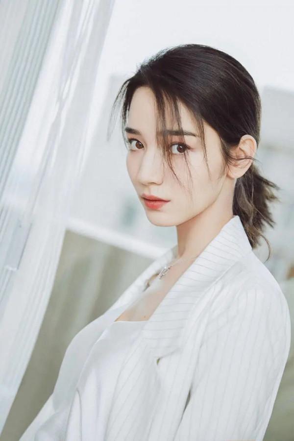 新疆盛產美人,7位異域風情的女星顏值大比拼,你更鐘意哪一位? 新疆盛產美人,7位異域風情的女星顏值大比拼,你更鐘意哪一位?