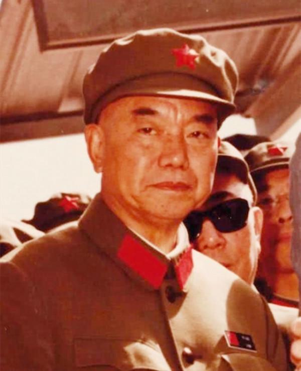 抗戰時期，我軍有多少人佩戴國軍少將以上軍銜？誰的級別最高？