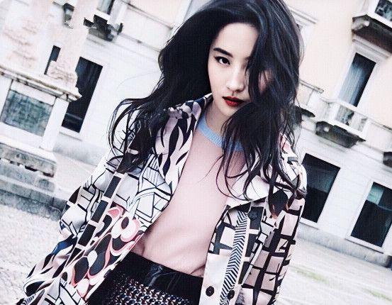 確認過眼神和顏值,劉亦菲絕對是娛樂圈帥到沒朋友的女星 確認過眼神和顏值,劉亦菲絕對是娛樂圈帥到沒朋友的女星