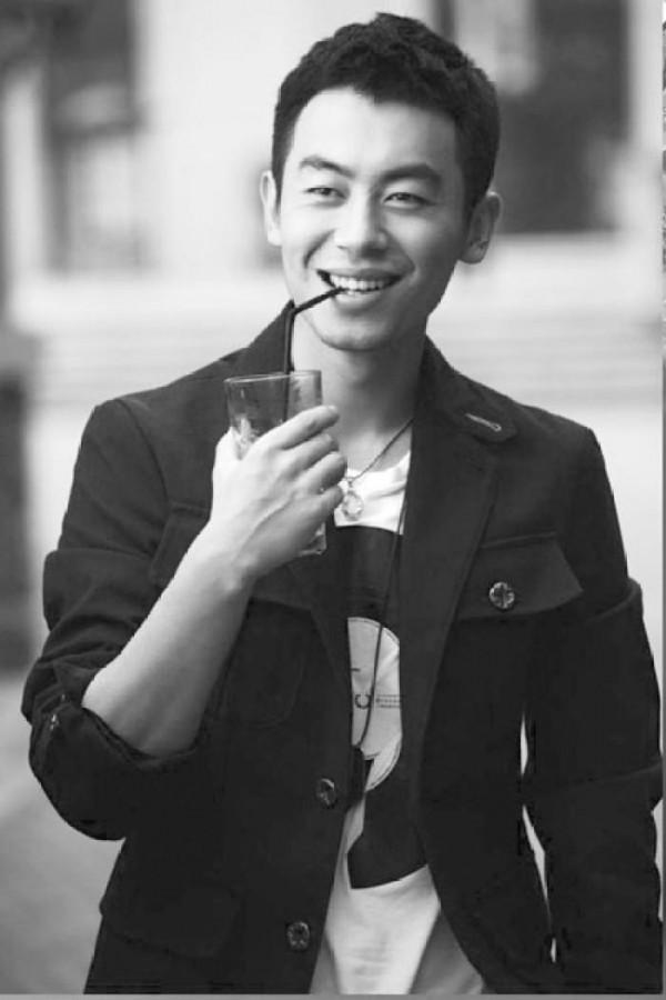 已有家庭還不自律?這8位已婚明星,真是一個比一個沒分寸 已有家庭還不自律?這8位已婚明星,真是一個比一個沒分寸