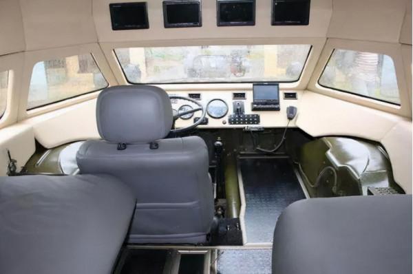 戰鬥民族有多硬核？裝甲車一改就當房車，連洋娃娃也是軍工製造