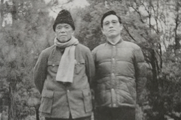 1981年開國上將回鄉探親,同鄉親見面後,下令調撥五萬件軍大衣 1981年開國上將回鄉探親,同鄉親見面後,下令調撥五萬件軍大衣