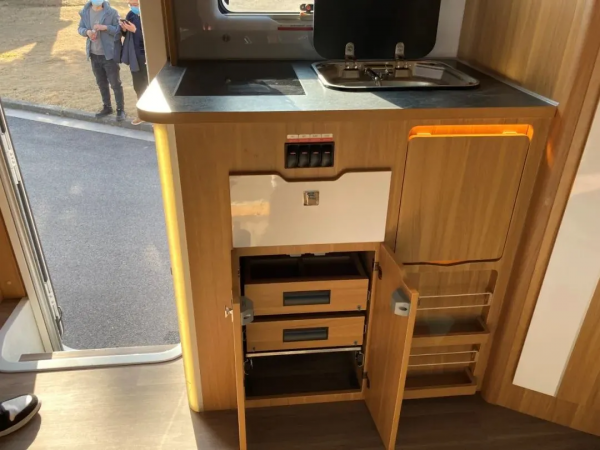 凱歌C630旅行版 車輪上拓出小家 配置齊全 舒心旅居 假日出行絕佳選擇 凱歌C630旅行版 車輪上拓出小家 配置齊全 舒心旅居 假日出行絕佳選擇