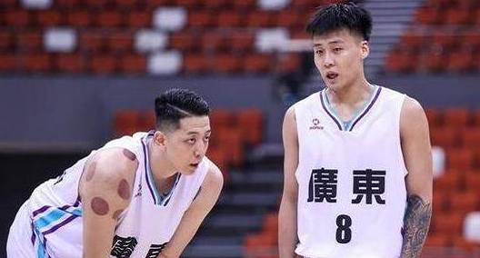 巔峰對決!廣東遼寧會師金牌戰,郭艾倫大戰趙睿,楊鳴鬥法杜鋒 巔峰對決!廣東遼寧會師金牌戰,郭艾倫大戰趙睿,楊鳴鬥法杜鋒