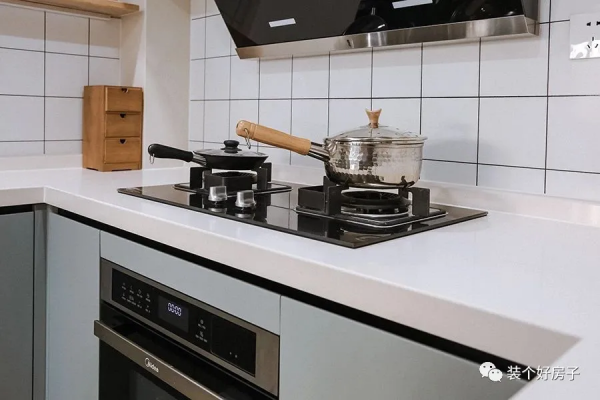 90後朝陽夫妻拒絕斷舍離，把60㎡的家裝成ZAKKA風，治癒又實用