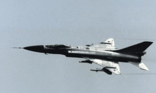 1981年不明運輸機進入蘇聯領空，蘇聯警示無果後，用蘇15將其撞毀