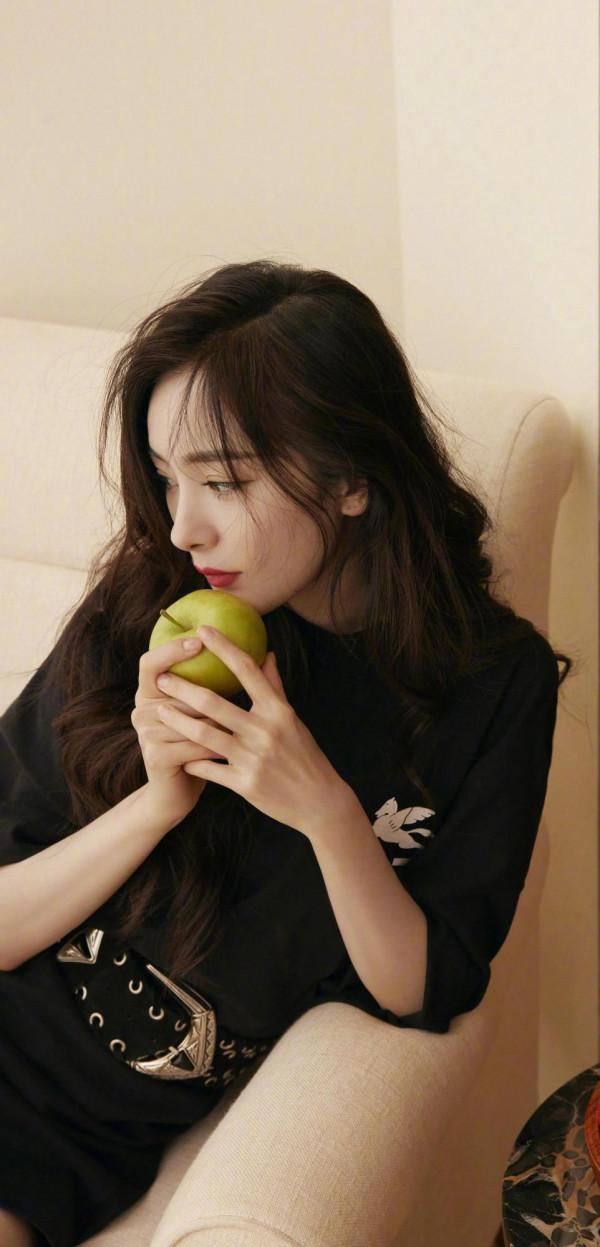 楊冪 啥也沒有 滿屏都是腿(高畫質) 楊冪 啥也沒有 滿屏都是腿(高畫質)