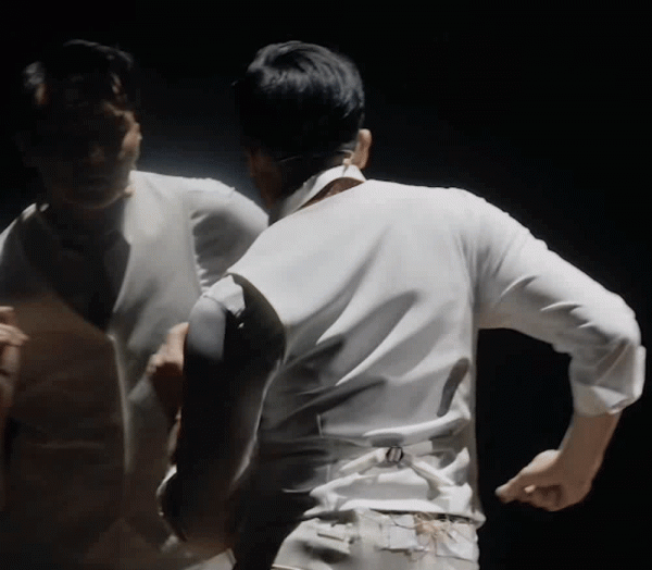 謝霆鋒空中轉呼啦圈,《飛虎3》滿屏荷爾蒙,內娛男星何時捲起來 謝霆鋒空中轉呼啦圈,《飛虎3》滿屏荷爾蒙,內娛男星何時捲起來