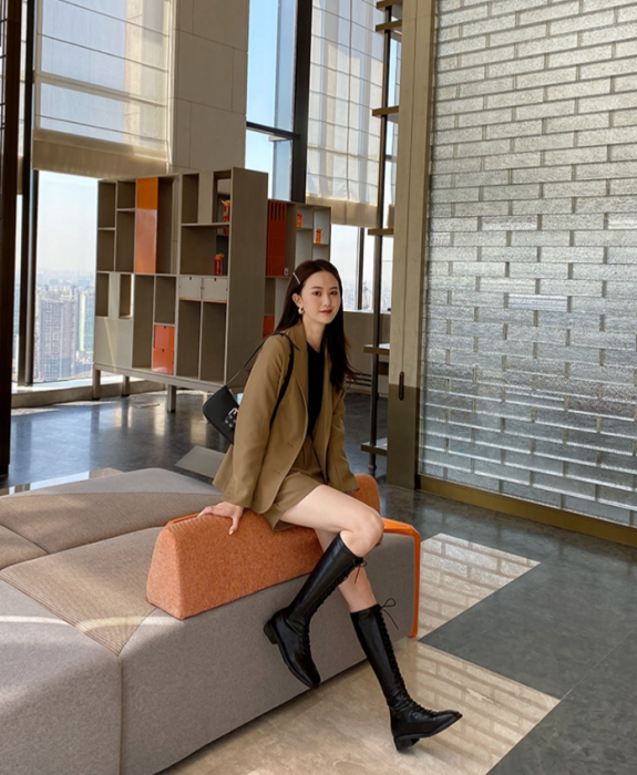 中秋出行必備穿搭單品,長筒騎士靴讓女孩們魅力四射 中秋出行必備穿搭單品,長筒騎士靴讓女孩們魅力四射