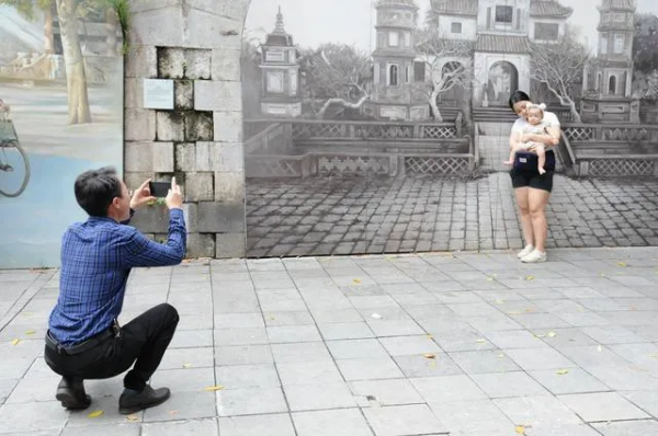 亞洲多國民眾遙望明月共此時:疫情之下中秋節的變與不變 亞洲多國民眾遙望明月共此時:疫情之下中秋節的變與不變