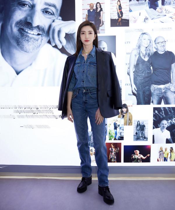 秋冬女明星牛仔褲穿搭示例：江疏影颯酷，曾黎嫵媚，劉令姿前衛