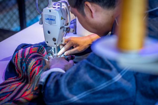 寶可夢水晶精靈球捕獲神奇寶貝，ADIDAS×NAO虛擬織布機自由DIY面料丨是日美好事物