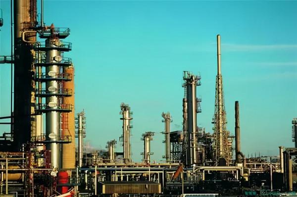 曾經的俄羅斯是個爛攤子，普京如何讓其涅磐重生？看普京的5板斧