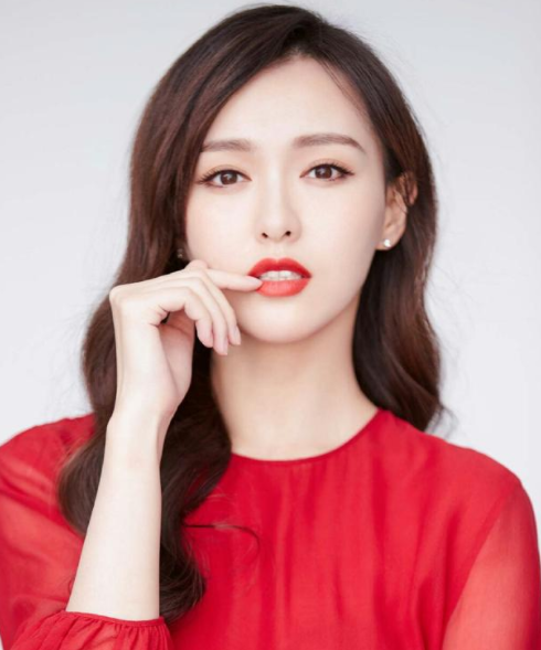 絕了！這九個酒窩女星無人爭鋒，一顰一笑都超甜，整不出的靈動