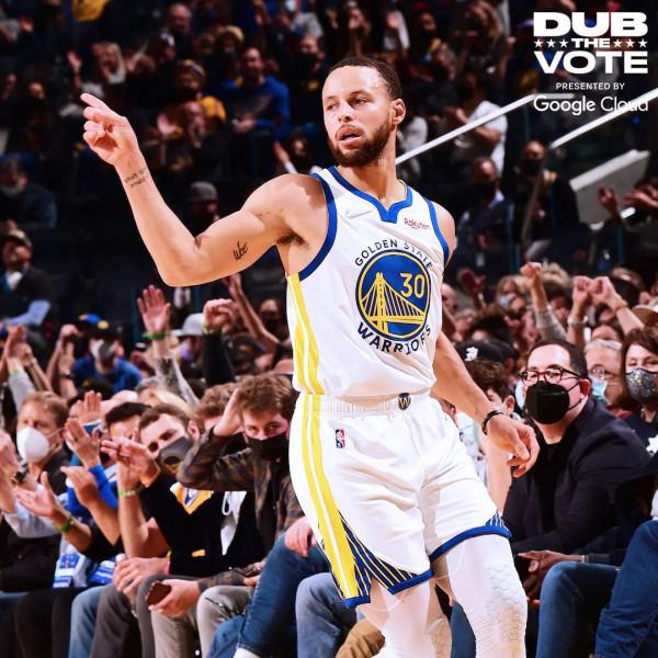 逗妹吐槽：克萊：庫裡你看看，我剛復出就能扣！庫裡：羨慕