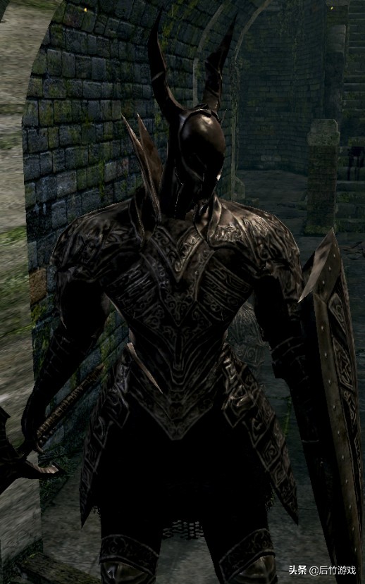 玩家花九個月時間製成了《黑暗之魂》黑騎士的盔甲,細節很還原 玩家花九個月時間製成了《黑暗之魂》黑騎士的盔甲,細節很還原