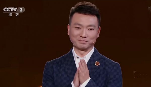 康輝：29歲娶小師妹劉雅潔，結婚21年沒有孩子，風光背後有眼淚