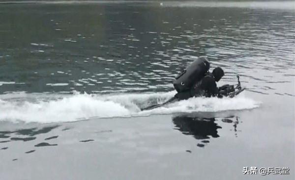 國產單兵水上助推器亮相？特種兵可用於登陸戰，比摩托艇更加隱蔽