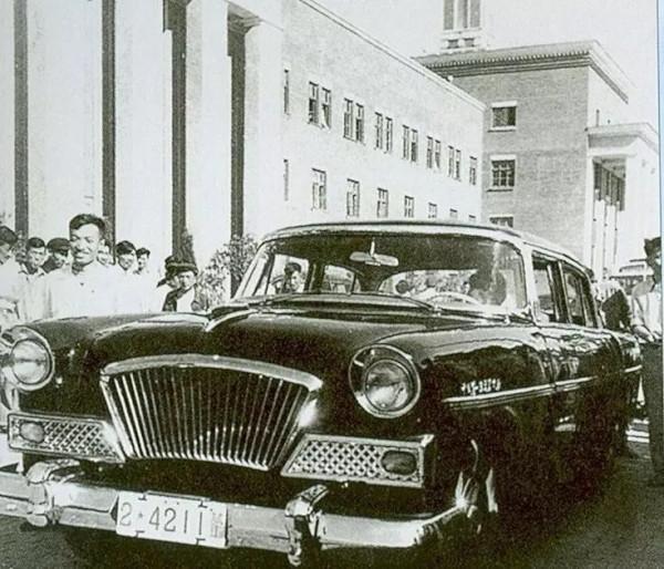 司令員下部隊暗訪,炊事員以為他是伙伕,讓其幫忙做飯,後來如何 司令員下部隊暗訪,炊事員以為他是伙伕,讓其幫忙做飯,後來如何