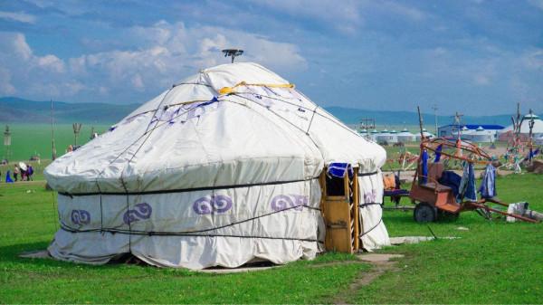 我國有20個鄰國，他們經濟怎樣？國民收入和消費怎樣？