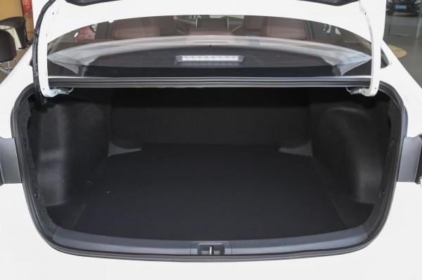 卡羅拉:百公里油耗5.2L,外觀有氣勢! 卡羅拉:百公里油耗5.2L,外觀有氣勢!