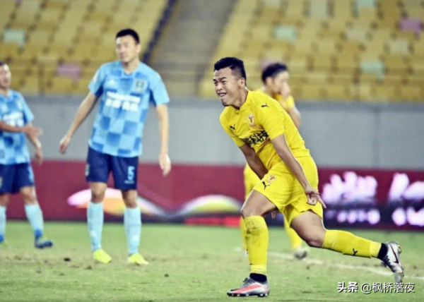 26歲蘇寧舊將梅西附體!左右兩個肋部來回穿插,如泥鰍一樣順滑 26歲蘇寧舊將梅西附體!左右兩個肋部來回穿插,如泥鰍一樣順滑