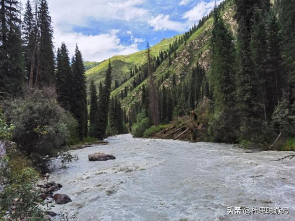 漢EV自駕新疆伊犁，乘坐區間車逛昭蘇打卡點夏塔景區
