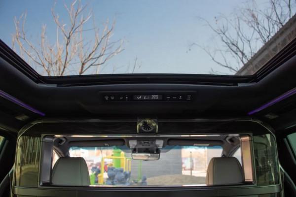 地球上原廠身價最高的MPV是什麼樣子的？| CAR REVIEWS