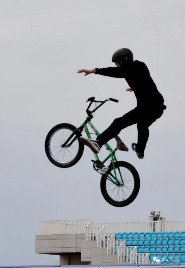 燃到“飛”起！來看全運會小輪車自由式公園賽