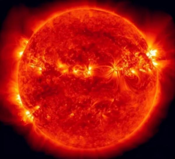 已知宇宙中最大的恆星是哪一顆？人類的飛行器繞它飛一圈要多久？