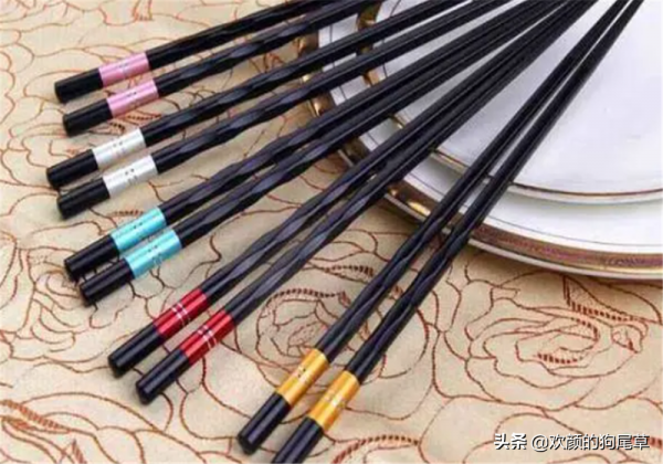 祖宗留下講究，“椅不擺三四，筷不列五七”，今天才明白