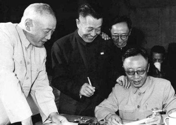 1975年,13人不符合特赦標準,毛澤東:放了算了,事後才知真高明 1975年,13人不符合特赦標準,毛澤東:放了算了,事後才知真高明