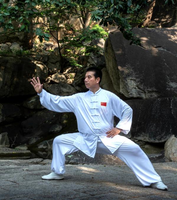 馬權友：練太極拳中定於命門