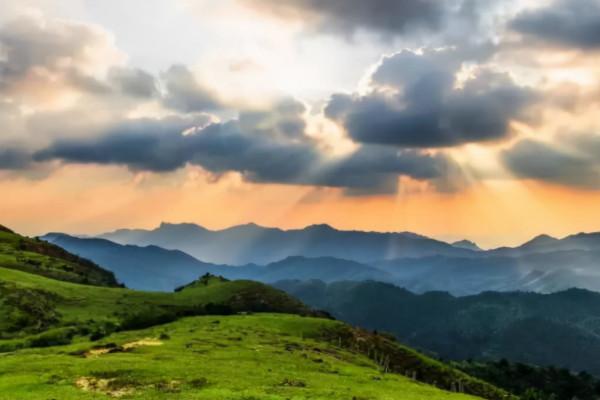 隱藏在湖南的大草原，被稱“北江之源的一滴眼淚”，距市區60公里