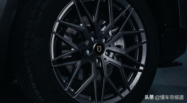 新車 | 售價14.8888萬元起，奇瑞瑞虎8工匠派聯名款正式上市