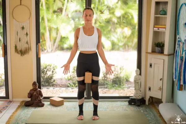 膝蓋痛怎麼練瑜伽？這 4 個部位尤其要加強練習