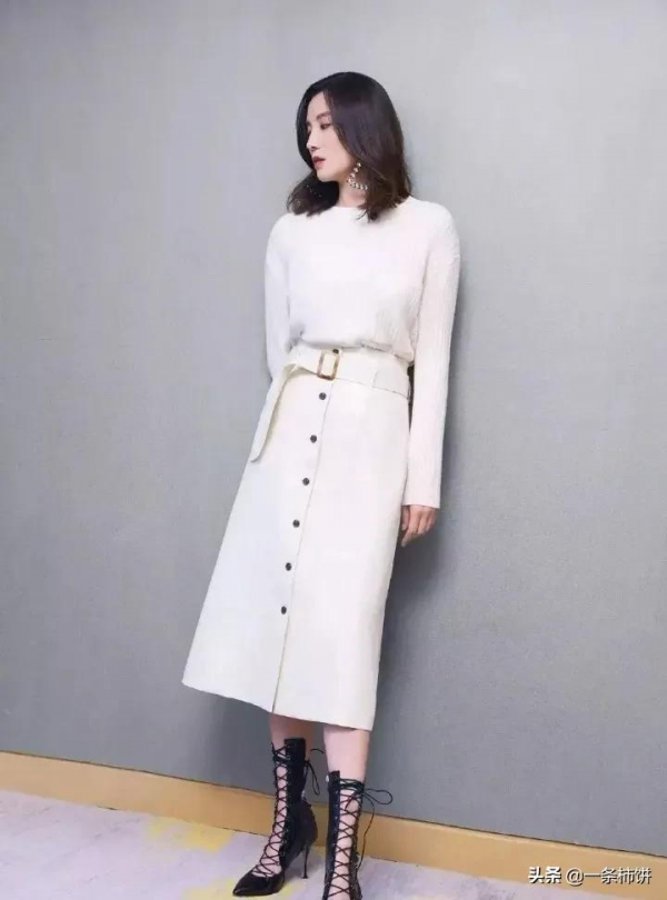 小個子女生冬天怎麼穿？毛線衣+裙子，選對了，顯高10釐米