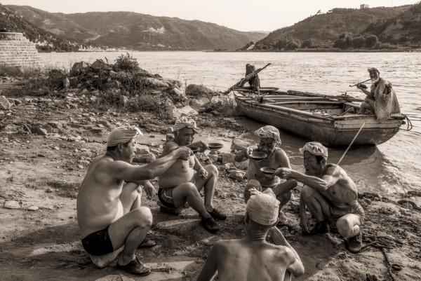 邱少雲壯烈犧牲後,只評了三等功,彭老總憤怒下令:必須特等功 邱少雲壯烈犧牲後,只評了三等功,彭老總憤怒下令:必須特等功