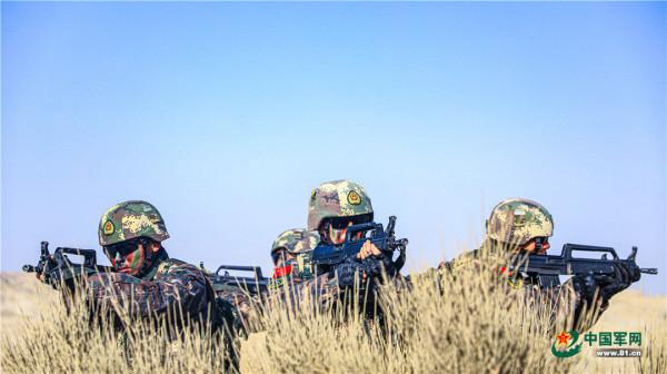 迎寒而戰，天山腳下練兵忙