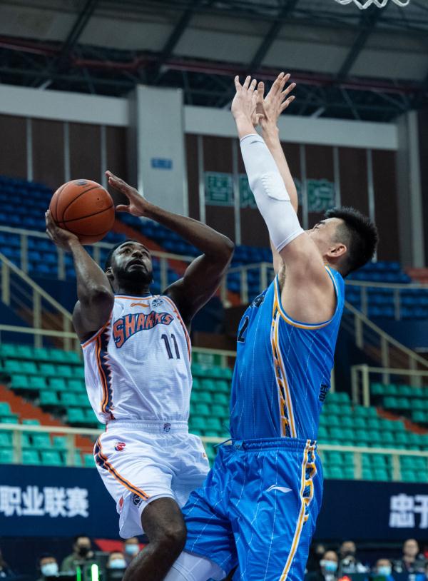 籃球丨CBA第一階段：上海久事勝北京首鋼