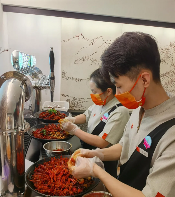 十一黃金週，旅遊城市的三個餐飲樣本