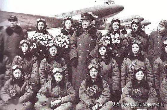 1950年5月，航校第一批飛行學員順利畢業