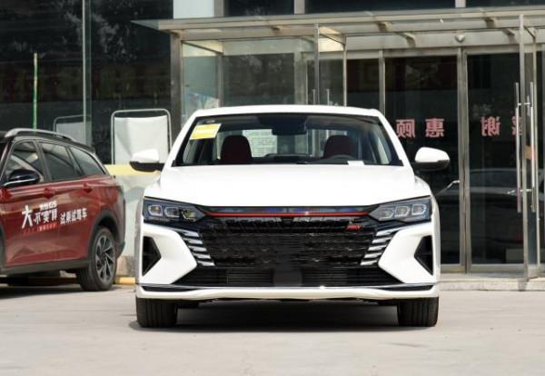 以“父”之名的奕炫MAX上市：能跑能裝，關鍵還省油