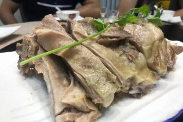 “生於內蒙,興於寧夏”,正在“落敗”的手抓羊肉遭遇了啥? “生於內蒙,興於寧夏”,正在“落敗”的手抓羊肉遭遇了啥?