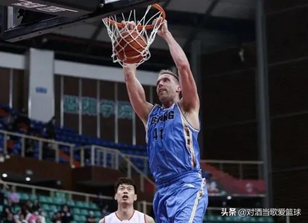 CBA：首鋼第四外援駕到，豪哥自命為雪山飛狐，FMVP透露即將回歸