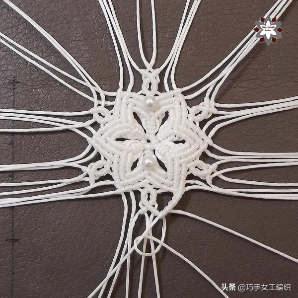 用繩子就能編出漂亮的雪花，超詳細的教程，一步一步教你編
