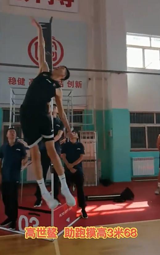 青島男籃為何放走劉傳興?2米25小將潛力十足,吳慶龍做兩手準備 青島男籃為何放走劉傳興?2米25小將潛力十足,吳慶龍做兩手準備