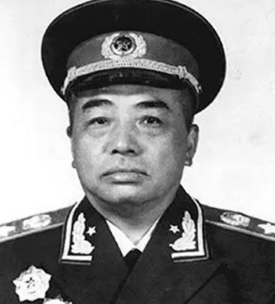 1955年授銜，他沒有官職軍銜，為何卻被毛主席特批享受元帥待遇？